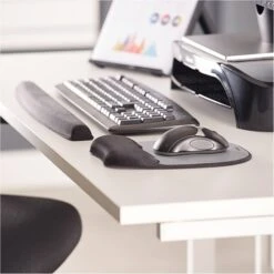 Fellowes Foam Mouse Pad/Wrist Rest Combo, Black/Silver Streak (9175801)