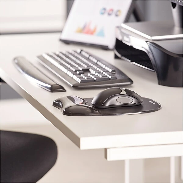 Fellowes Crystal Gel Mouse Pad, Black (9112101) - Image 2